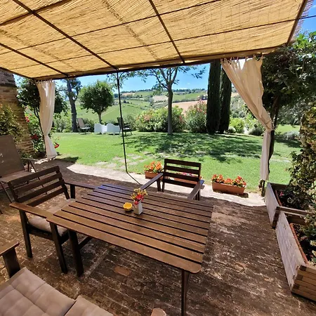 مزرعة للإقامة Fiorano Cossignano